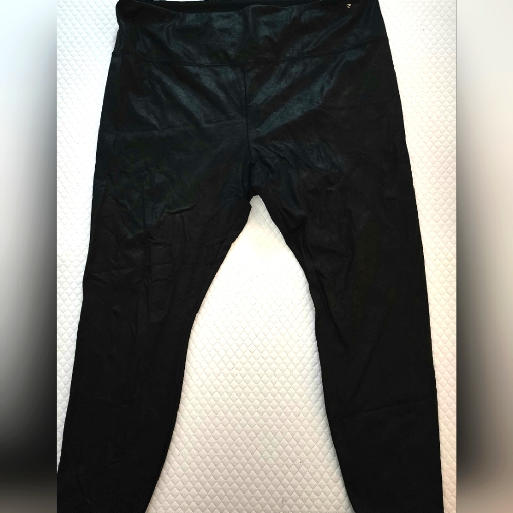 Simply Vera Stretchy Faux Leather Legging Pants